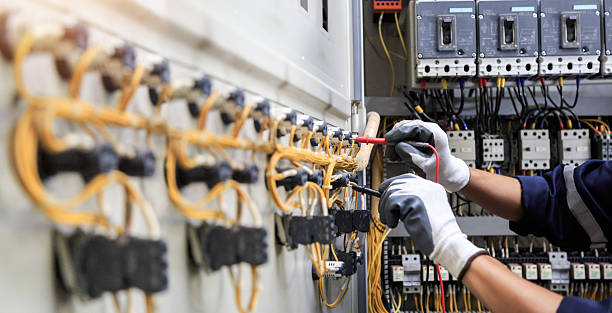 Professional Electrician technician working in Farmers Branch, TX